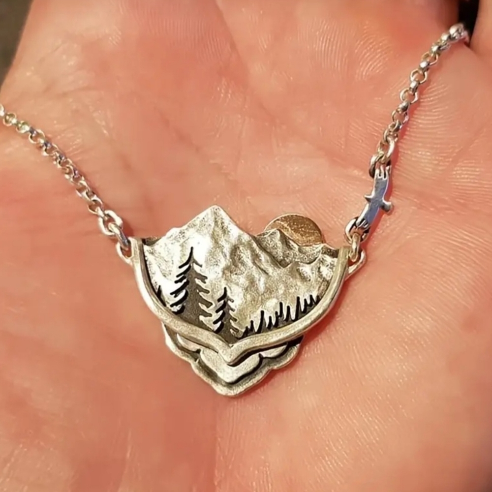 Mountain style necklace